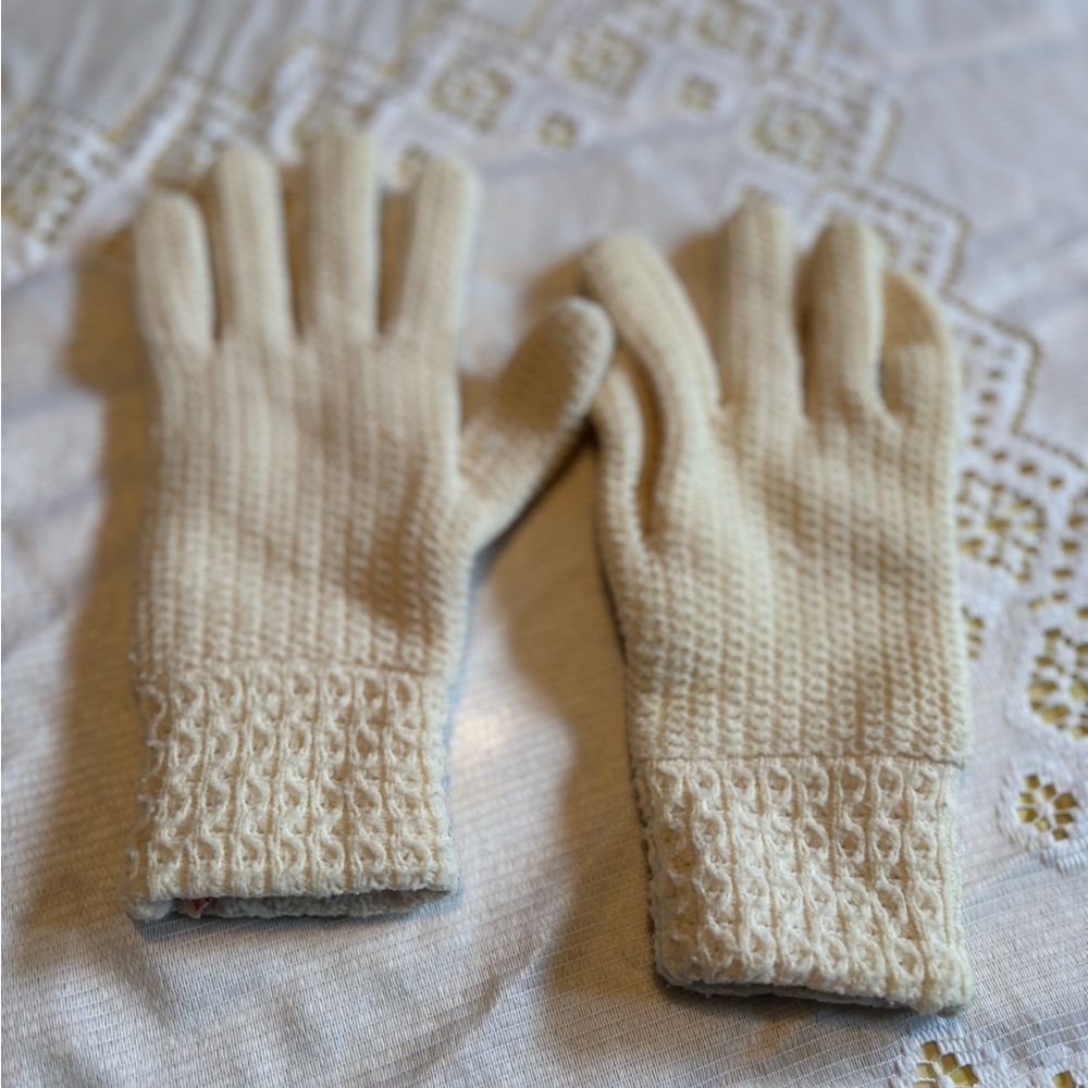 Vintage Cream Knit Gloves